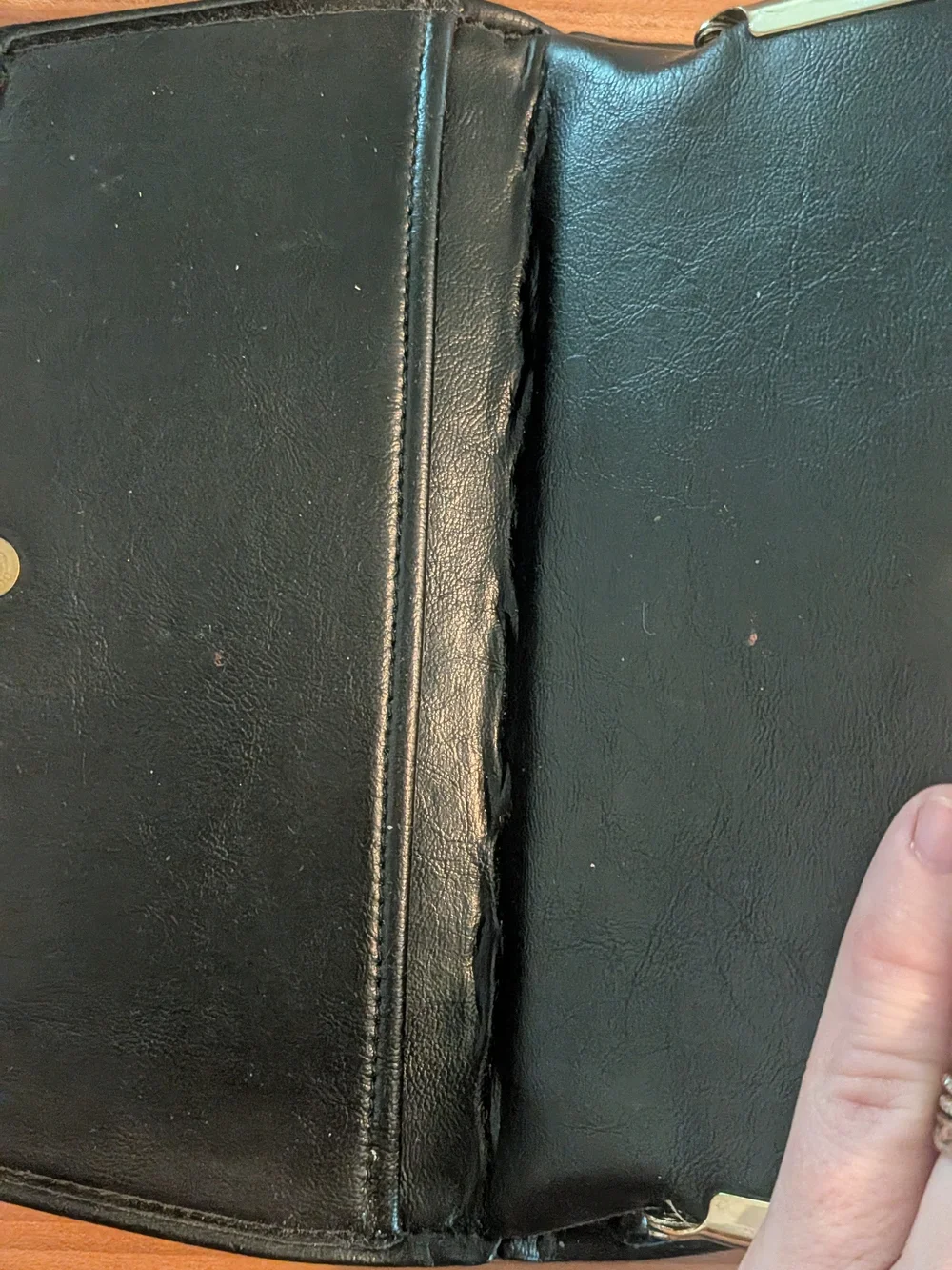Vintage Japanese Black Faux Leather Floral Embroidered Kisslock Wallet
